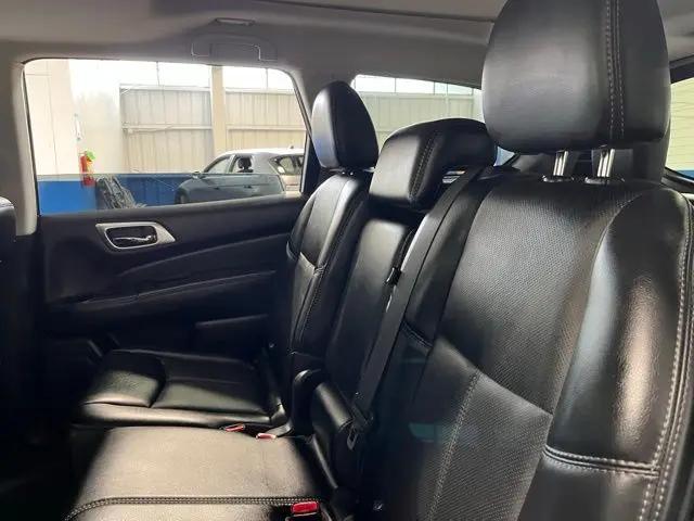 2017 Nissan Pathfinder Platinum