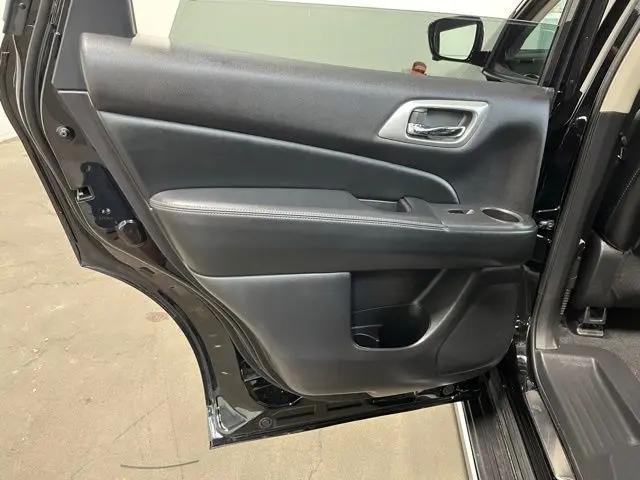 2017 Nissan Pathfinder Platinum