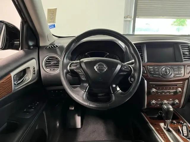 2017 Nissan Pathfinder Platinum
