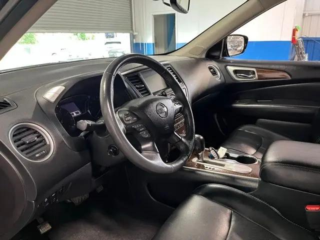 2017 Nissan Pathfinder Platinum