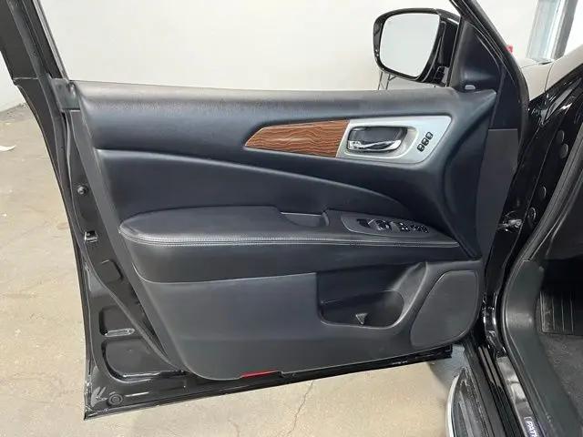 2017 Nissan Pathfinder Platinum