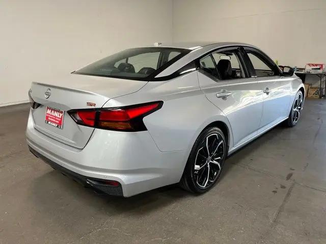 2023 Nissan Altima SR FWD