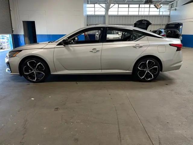 2023 Nissan Altima SR FWD