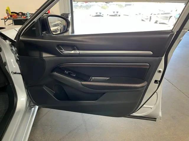 2023 Nissan Altima SR FWD