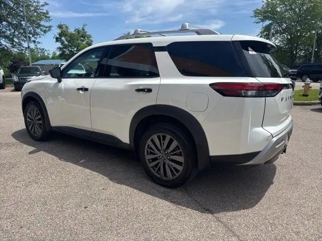 2024 Nissan Pathfinder SL 4WD