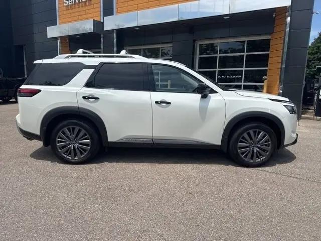 2024 Nissan Pathfinder SL 4WD
