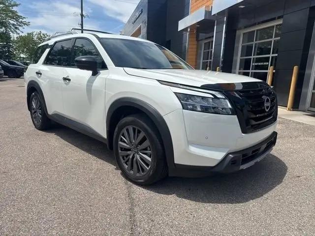 2024 Nissan Pathfinder SL 4WD