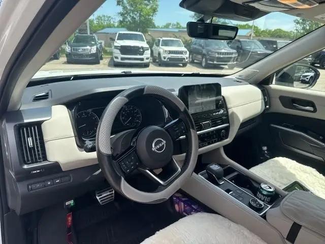 2024 Nissan Pathfinder SL 4WD