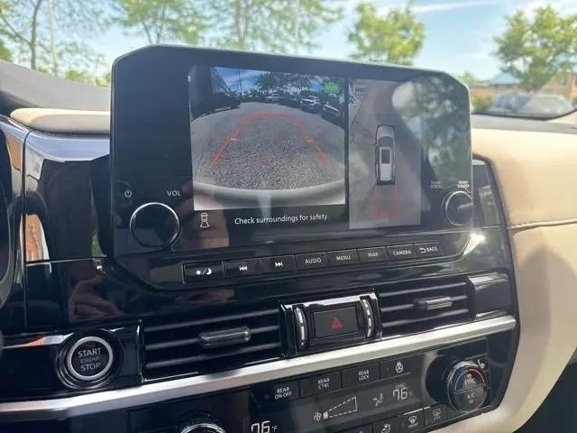 2024 Nissan Pathfinder SL 4WD