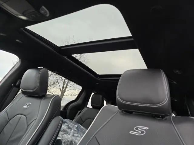 2025 Chrysler Pacifica Hybrid Premiuim S Appearance Package