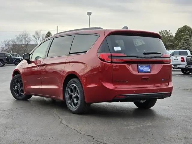 2025 Chrysler Pacifica Hybrid Premiuim S Appearance Package