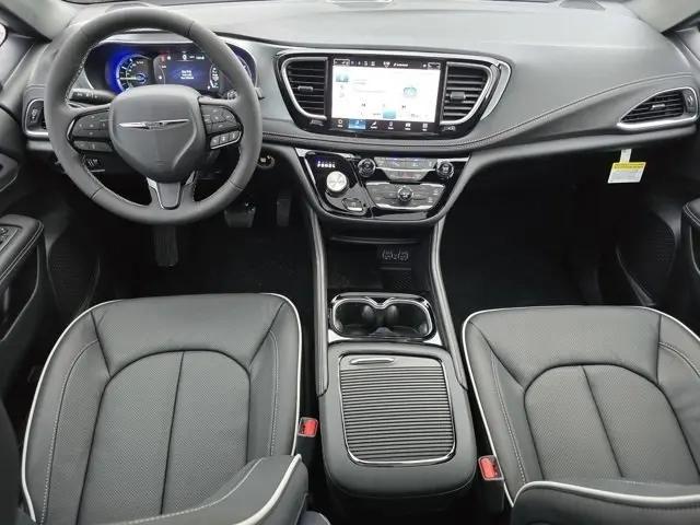 2025 Chrysler Pacifica Hybrid Premiuim S Appearance Package