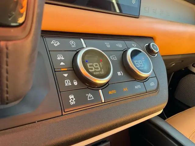 2024 Land Rover Defender 130 P400 S