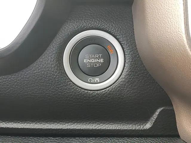 2019 Ram 1500 Laramie Crew Cab 4x2 5'7" Box