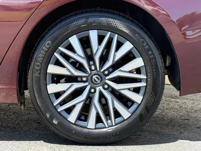 2025 Nissan Altima SV FWD