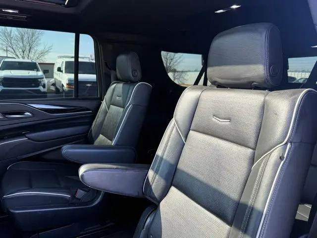 2023 Cadillac Escalade ESV 4WD Sport