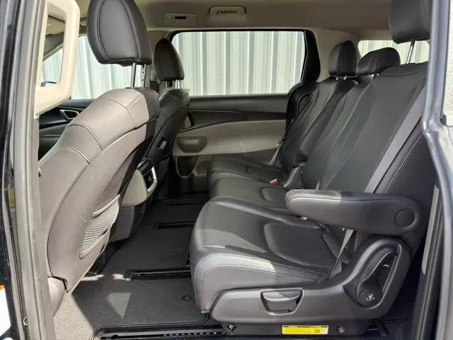 2025 Kia Carnival MPV LXS