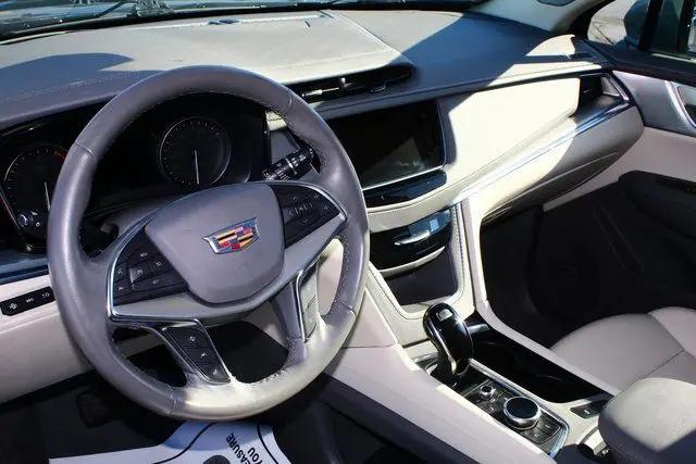 2024 Cadillac XT5 FWD Premium Luxury