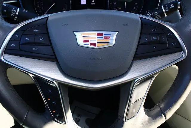 2024 Cadillac XT5 FWD Premium Luxury