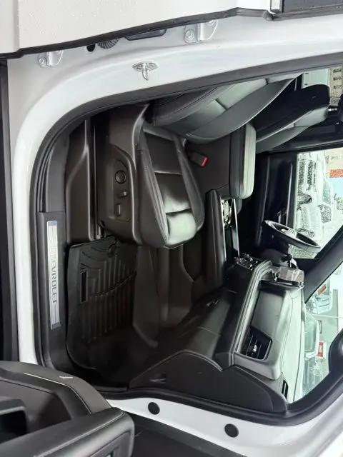 2025 Chevrolet Suburban 2WD LT