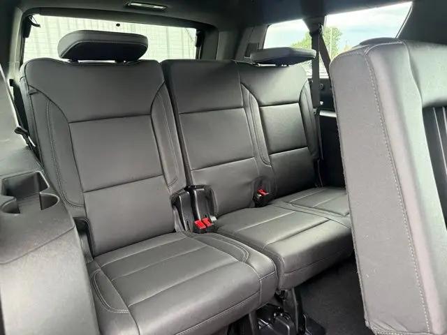 2025 Chevrolet Suburban 2WD LT