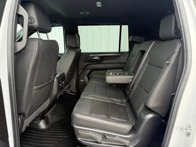 2025 Chevrolet Suburban 2WD LT