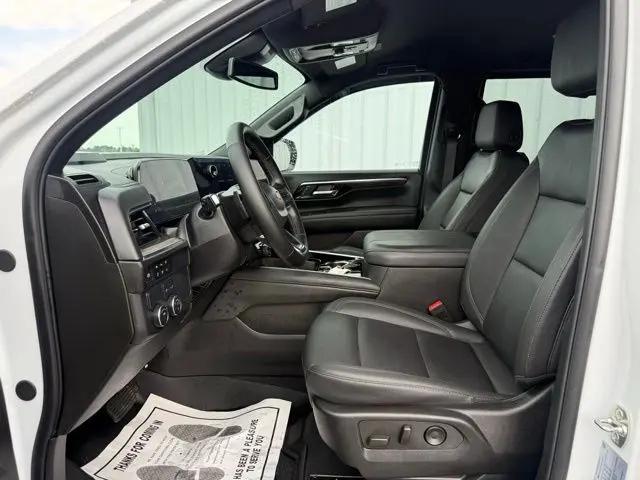 2025 Chevrolet Suburban 2WD LT