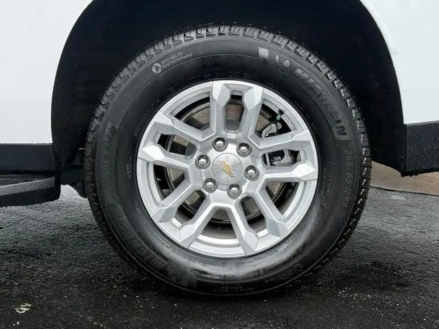2025 Chevrolet Suburban 2WD LT