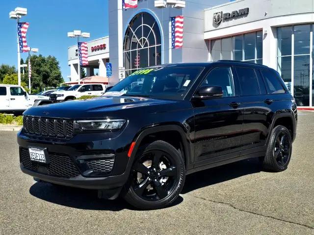 2023 Jeep Grand Cherokee Altitude 4x2