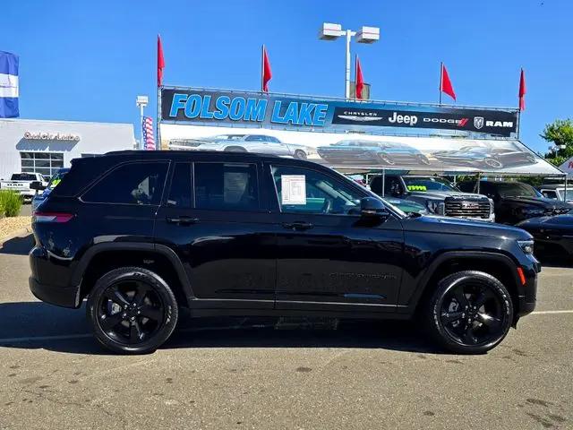 2023 Jeep Grand Cherokee Altitude 4x2