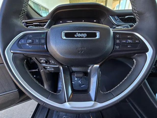 2023 Jeep Grand Cherokee Altitude 4x2