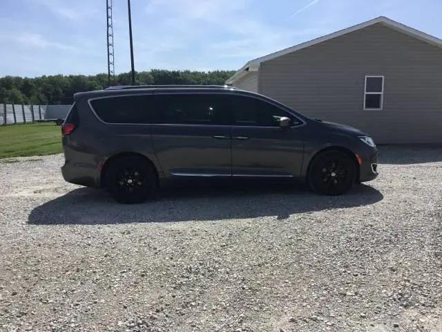 2020 Chrysler Pacifica Touring L