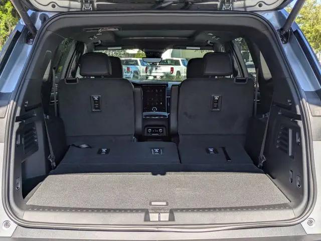 2026 GMC Acadia Elevation FWD