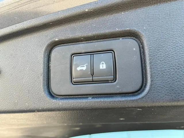 2024 Nissan Pathfinder SL FWD