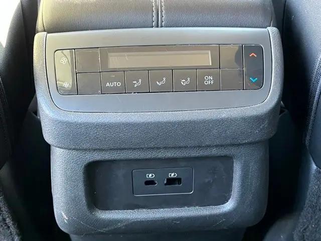 2024 Nissan Pathfinder SL FWD