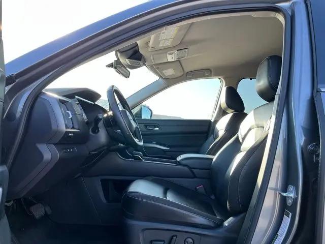 2024 Nissan Pathfinder SL FWD