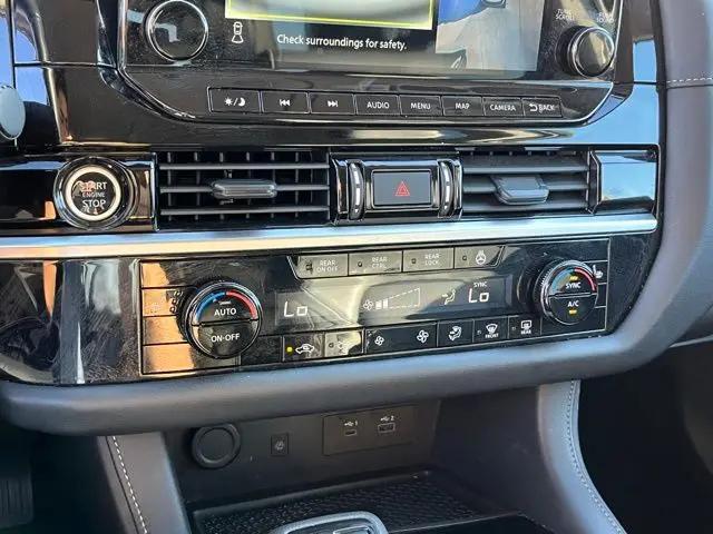 2024 Nissan Pathfinder SL FWD