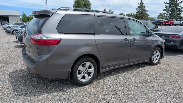 2018 Toyota Sienna LE 8 Passenger
