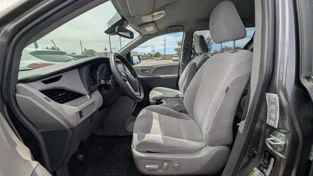 2018 Toyota Sienna LE 8 Passenger