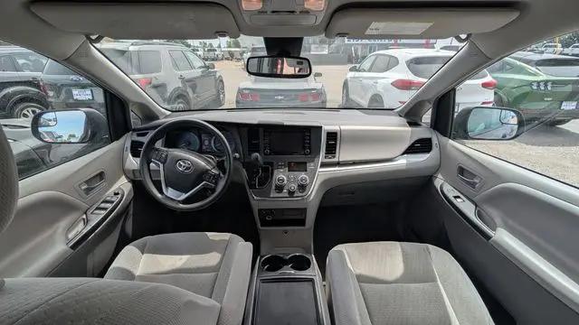 2018 Toyota Sienna LE 8 Passenger