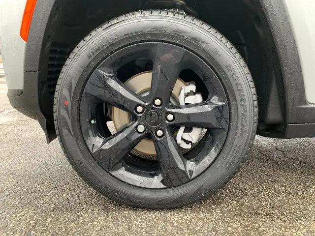 2025 Jeep Grand Cherokee L Limited 4x4