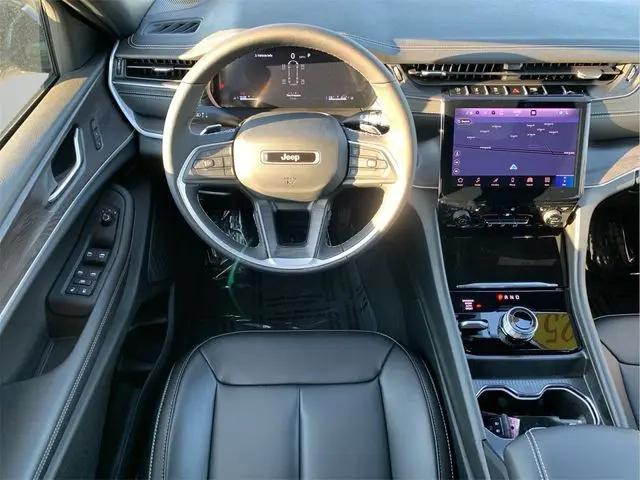 2025 Jeep Grand Cherokee L Limited 4x4