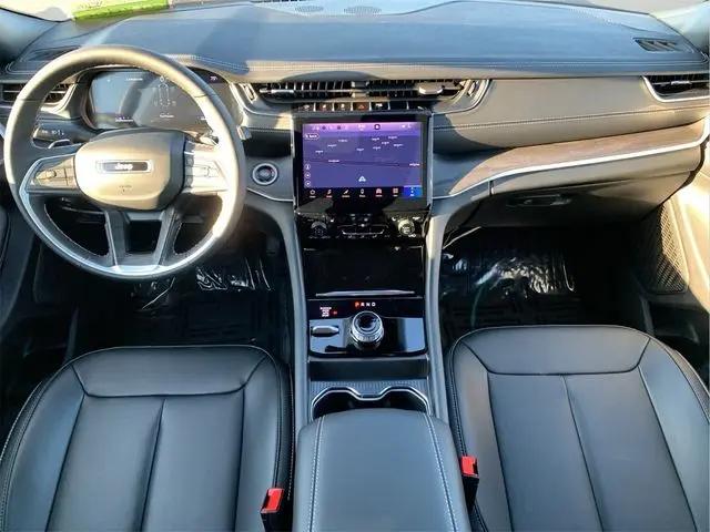 2025 Jeep Grand Cherokee L Limited 4x4
