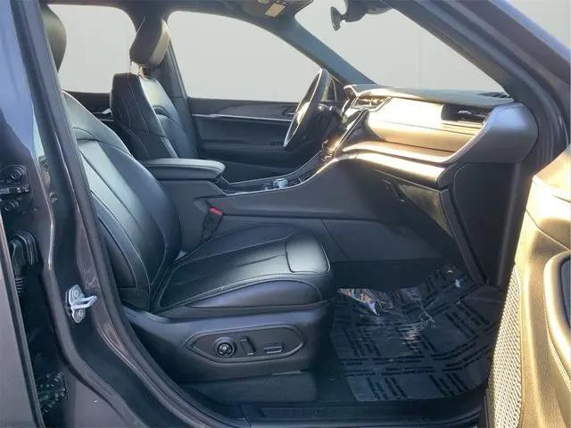 2025 Jeep Grand Cherokee L Limited 4x4