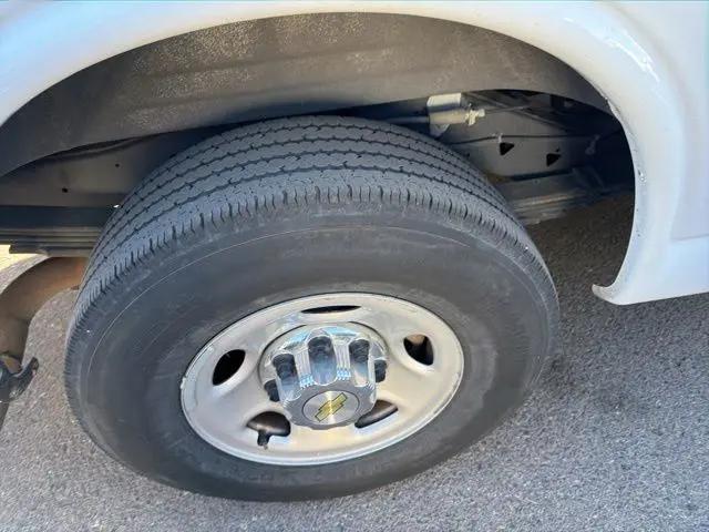 2024 Chevrolet Express Passenger RWD 3500 Extended Wheelbase LT