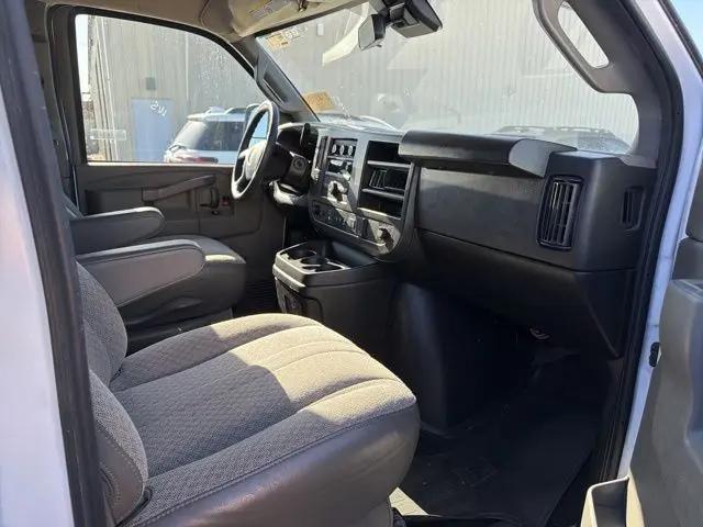 2024 Chevrolet Express Passenger RWD 3500 Extended Wheelbase LT