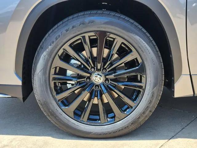 2026 Toyota Highlander XSE