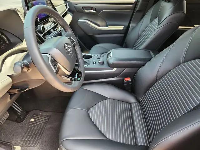 2026 Toyota Highlander XSE