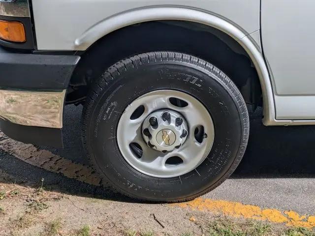 2026 Chevrolet Express Cargo Van 2500 Regular Wheelbase, WT, RWD