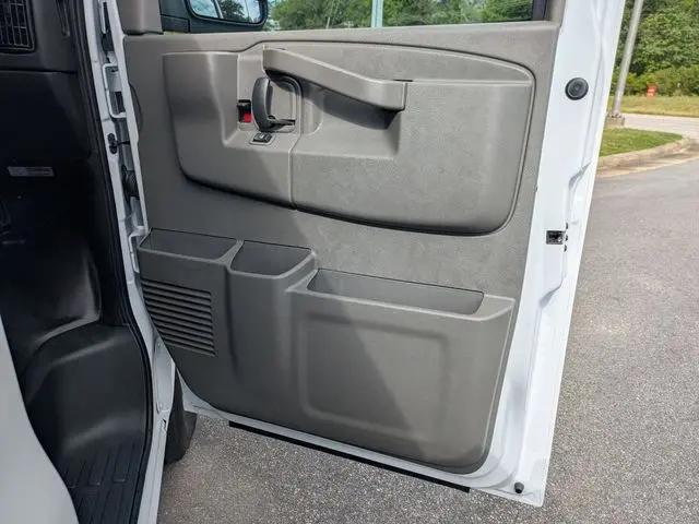 2026 Chevrolet Express Cargo Van 2500 Regular Wheelbase, WT, RWD